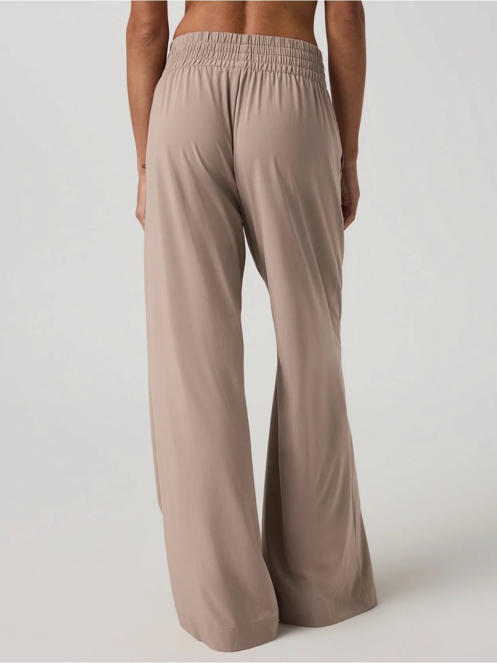Vuori Wide-Leg Elastic-Waist Pants in Beige - Picture 3 of 3